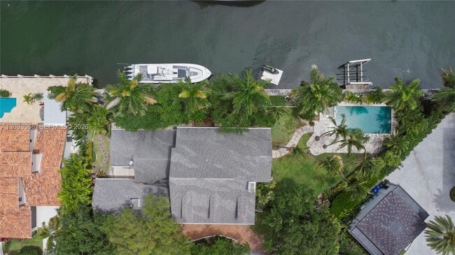 Photo - 700 Coral Way