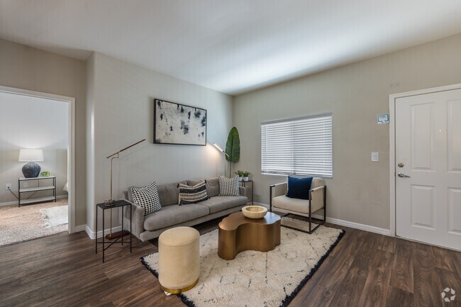 2 habitaciones, 2 baños, 1197 pies cuadrados, sala de estar - South Blvd