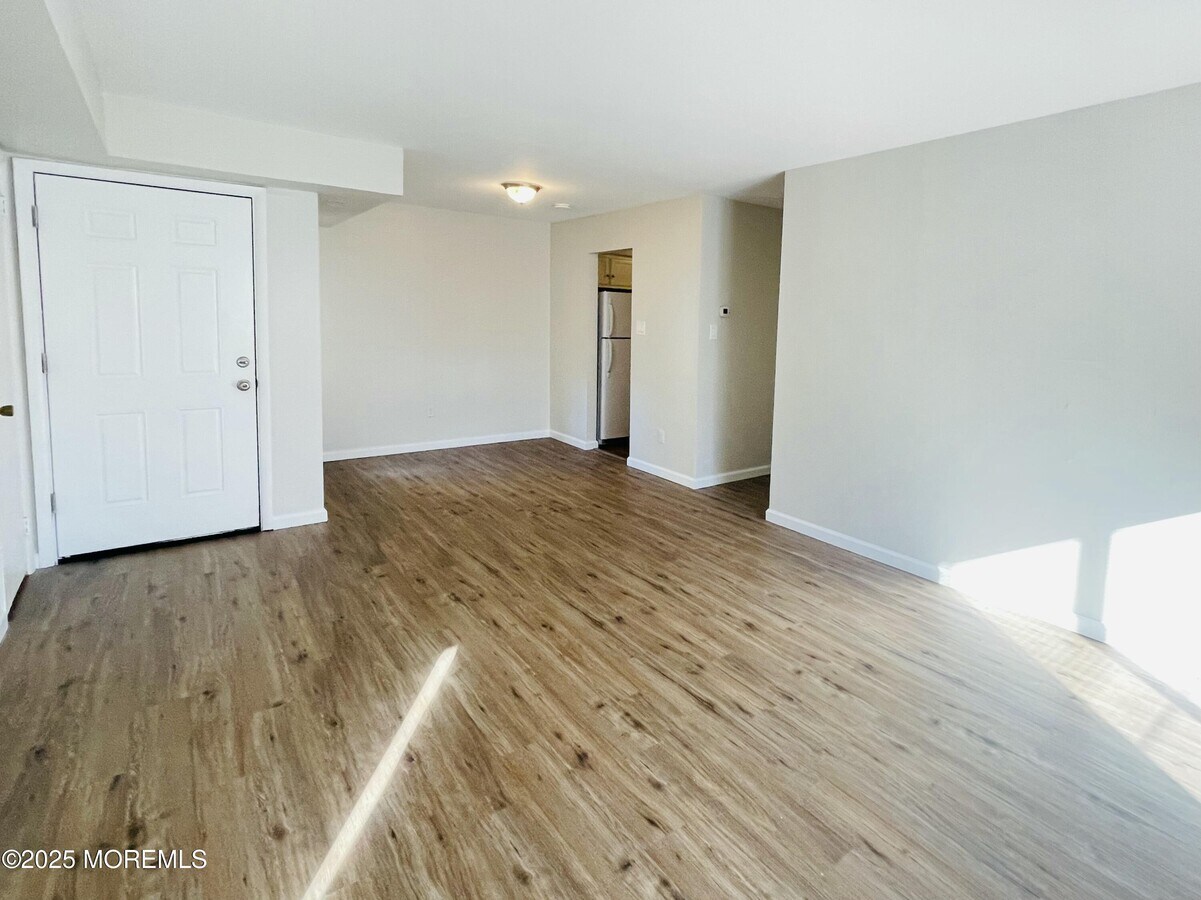 Photo - 27 Newport Ct Unidad 239