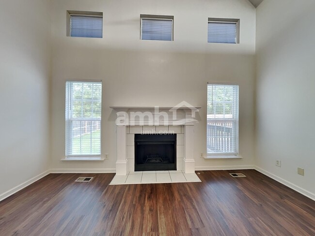 Photo - 2935 Greentree Dr