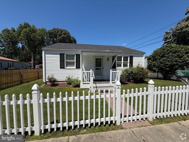 Building Photo - 520 Taggart St Rental
