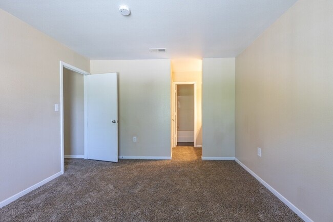 Photo - 811 Cloyd Dr Unit 416