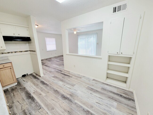 Photo - 5433 40th St Unidad B