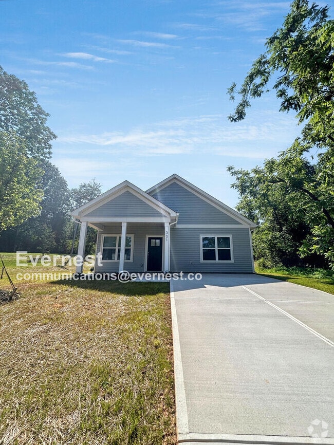Building Photo - 301 S Pinchback Ave Rental