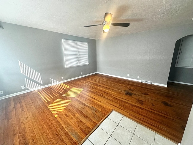 Photo - 6110 Pratt St