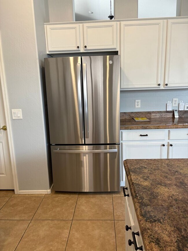 Photo - 1706 E Commerce Ave