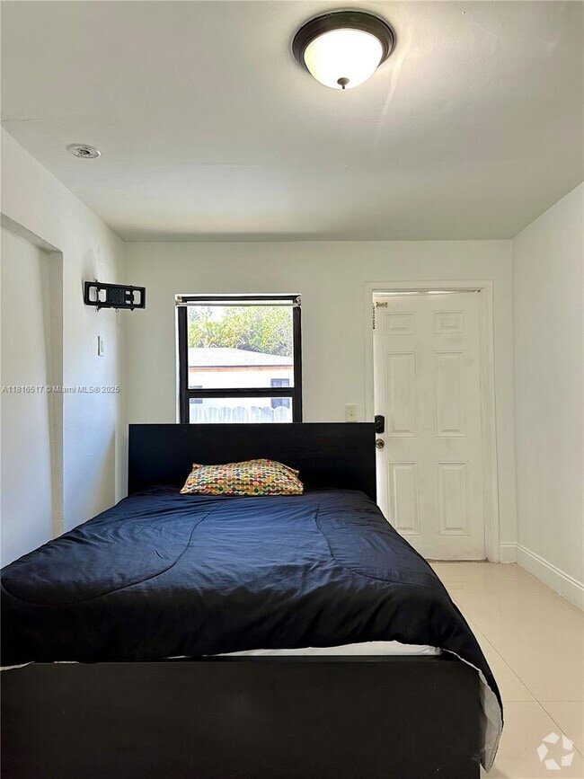Building Photo - 2467 NW 95th Terrace Unit 0 Rental