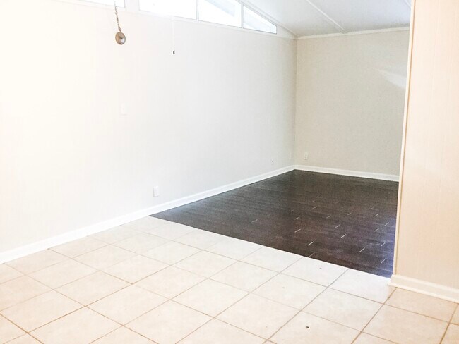 1552 Coombs Dr