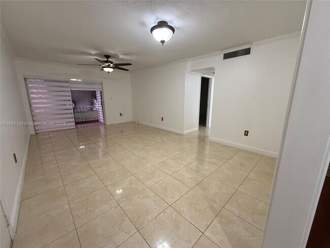 Photo - 1560 W 46th St Unit 115