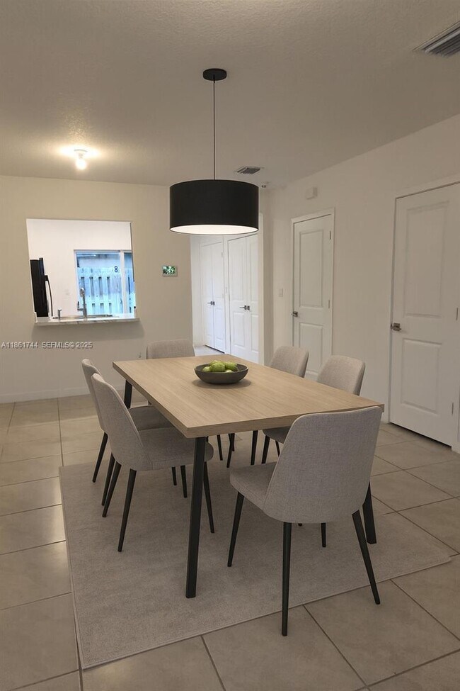 Photo - 540 NE 5th Terrace