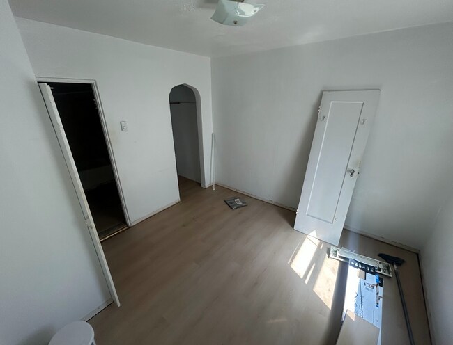 Photo - 418 W 13th St