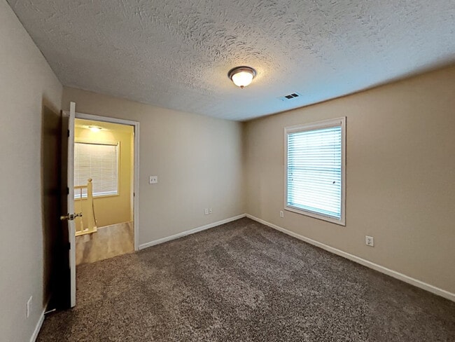 Building Photo - 1217 Everwood Dr SW