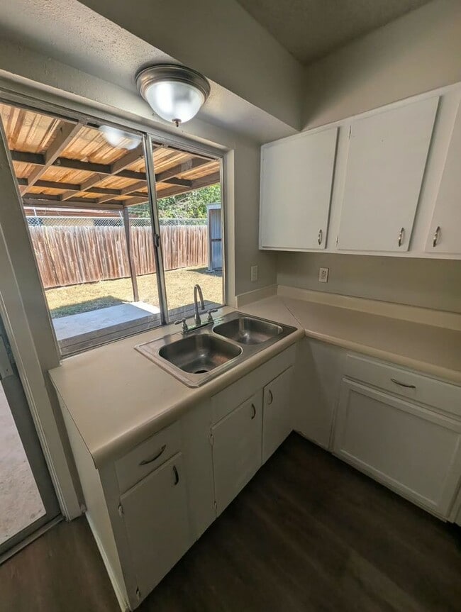 Photo - 6807 Blue Lake Dr