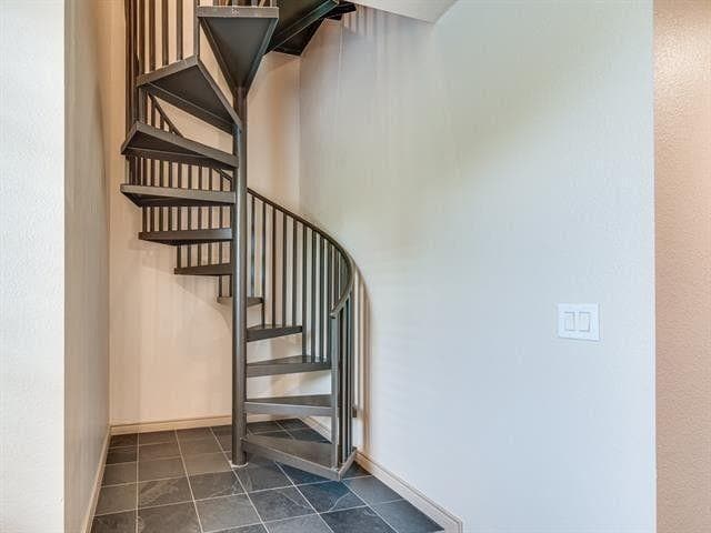 Photo - 1207 Beaconsfield Lane