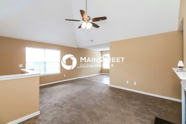 Photo - 4 Bedroom Pet-Friendly Home in Hampton, GA with Main Street Renewal