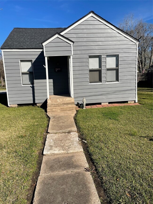 Building Photo - 705 Cincinnati St Rental