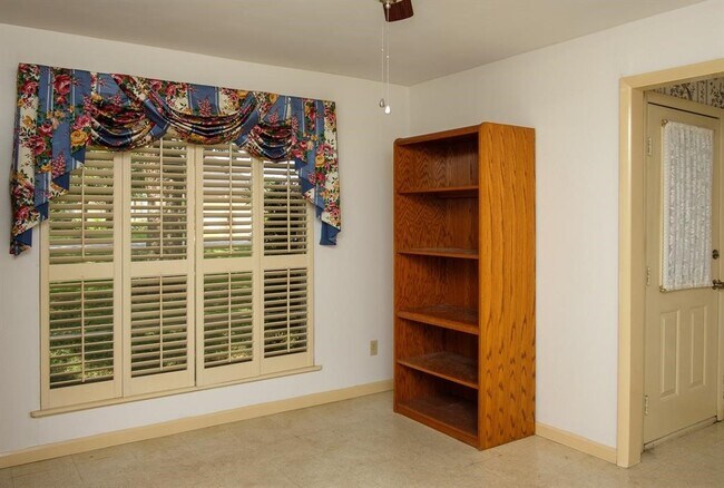 Photo - 9231 Kostelnik St