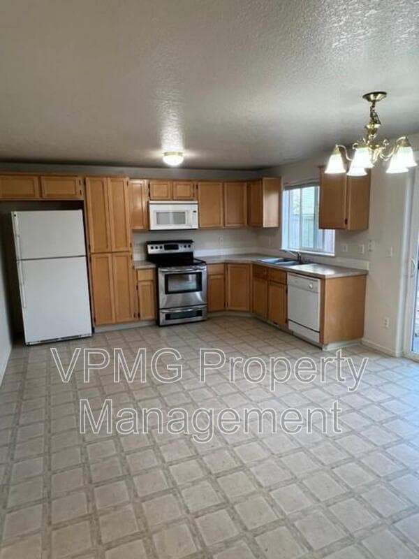 6402 NE 139th Ct