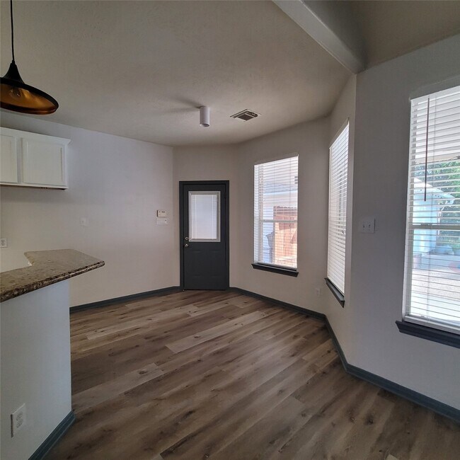 Photo - 18411 Autumn Park Dr