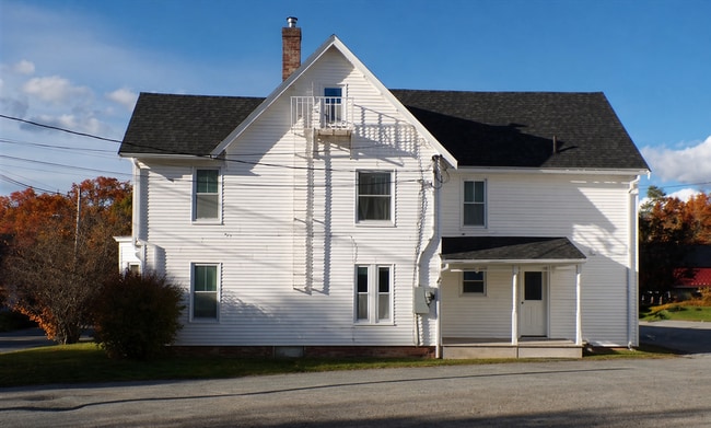 Building Photo - 84 College Ave Unit A