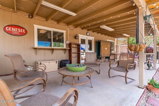 Photo - 716 E Hackamore St