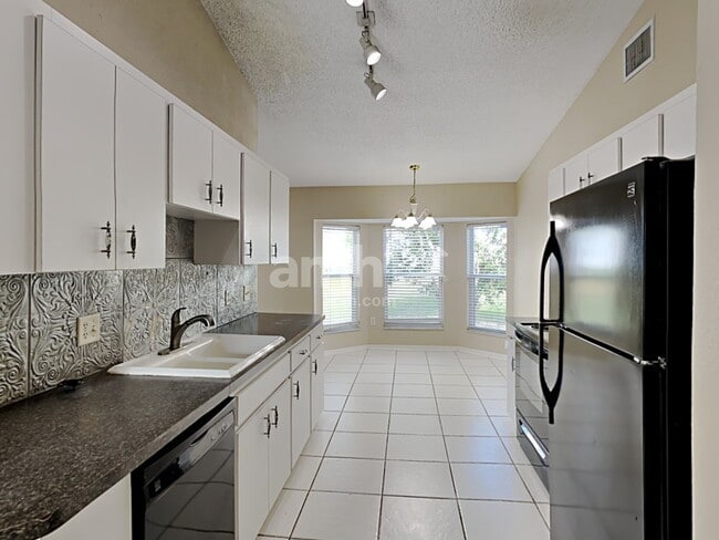 Photo - 2862 Hickory Ridge Dr