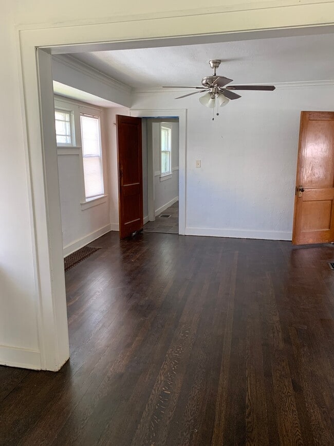 Photo - 5707 Euclid Ave E