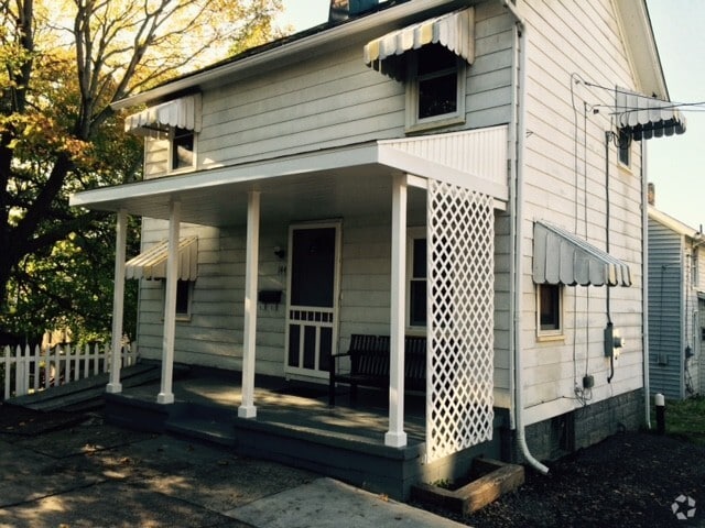 Front - 144 Alexander Ave Rental
