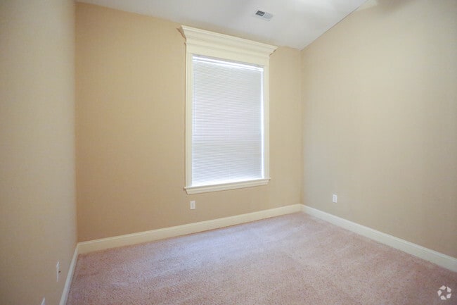 Floor Plan E - Bedroom 1 - Swan Lake