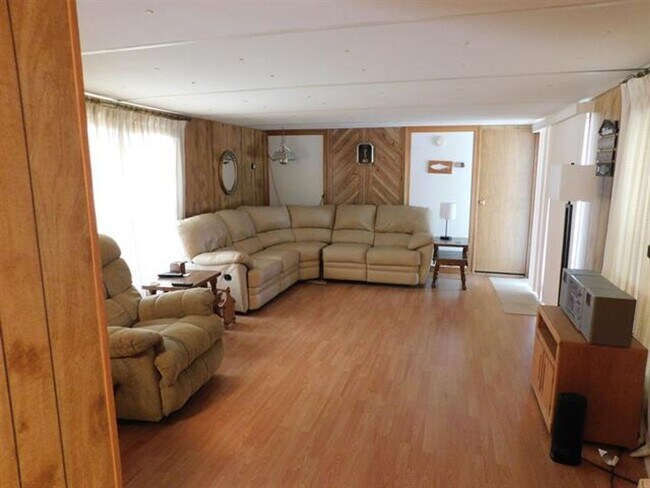 Photo - 3bedroom 2 bath with acreage