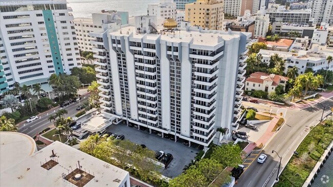 Building Photo - 3200 Collins Ave Unit 11-6 Rental