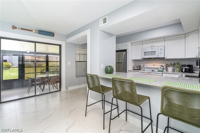 Photo - 146 Clyburn Way W