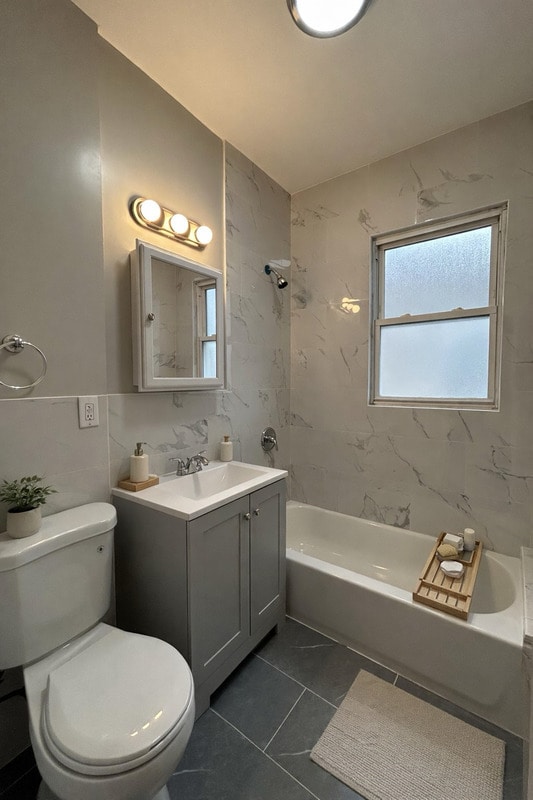 Photo - 100-102 Grand Ave Unidad 1L