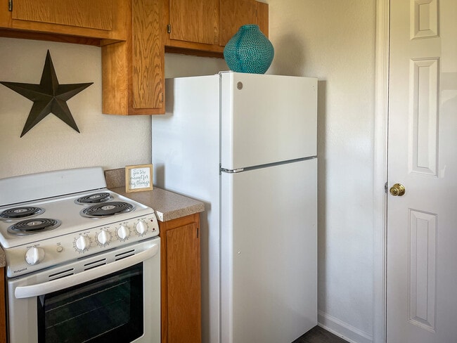 Photo - Sterling Oaks Apartments