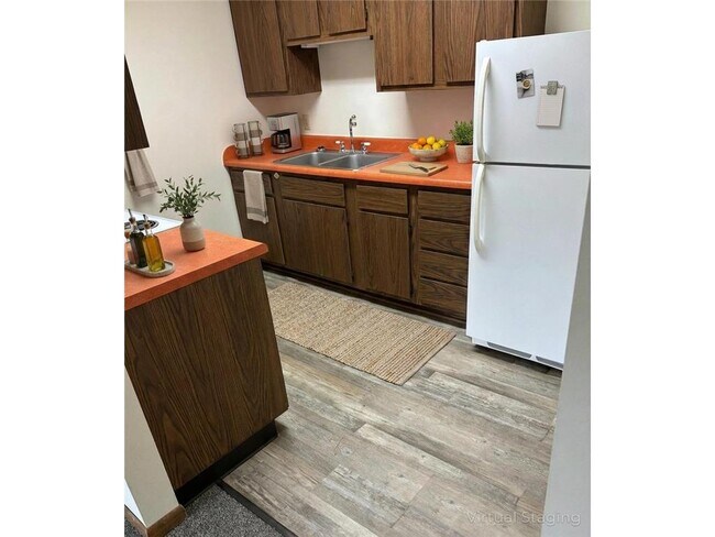 Photo - 102 Madison Ave N Unidad #13