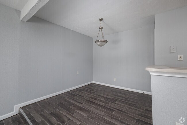 2BR, 2BA - 1,040SF - Dining Room - Breckenridge Apartment Homes