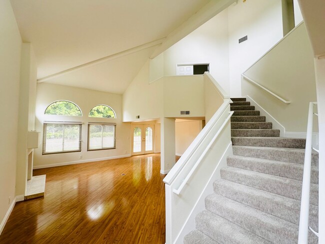 Photo - Luxury Remodeled 4 Bedroom Residence in a Prime Central Location