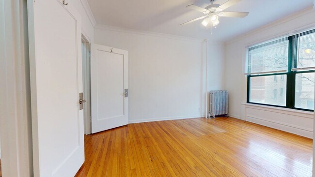 Comedor/Sala de estar - 5500 S. Cornell Avenue