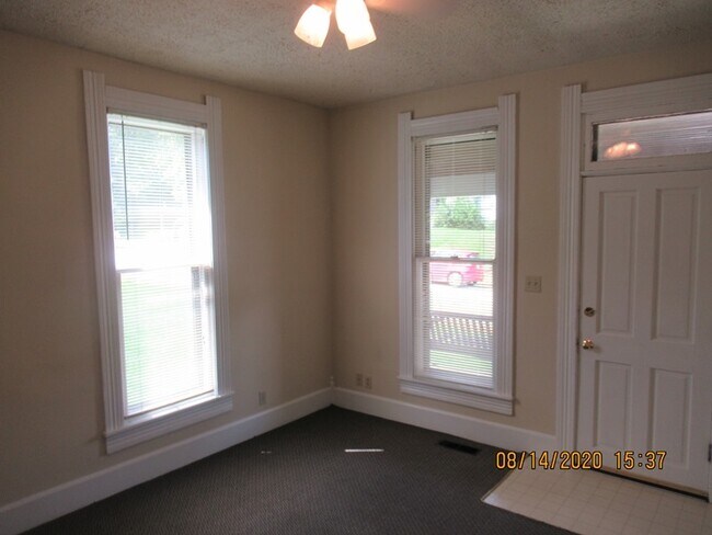 Photo - 320 E Cottage Grove Ave