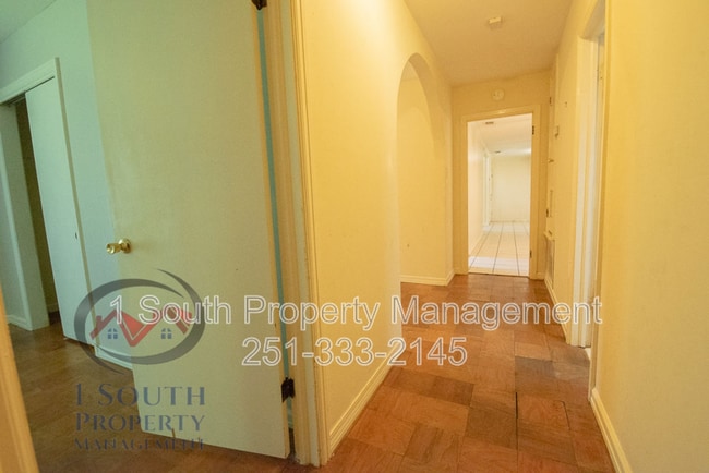 Photo - 5520 Vienna Ave