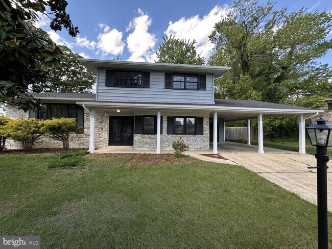 4904 Shopton Dr