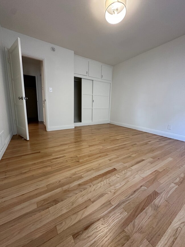 Photo - 1350 Hayworth Ave Unidad 7
