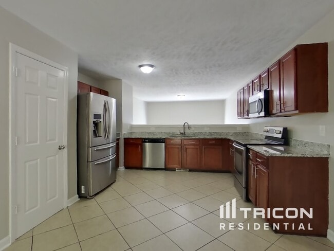 Photo - 645 Belgium Dr