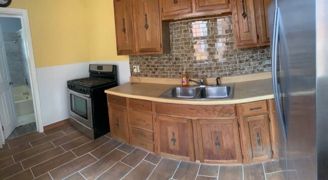 Photo - 1249 Greenwich St