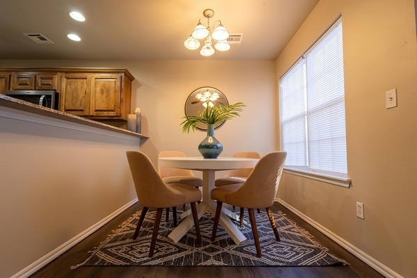 Photo - Hamilton Crossing Apartments