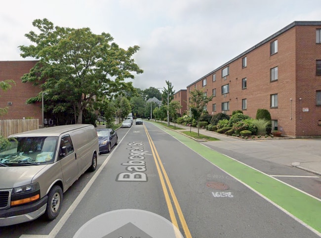 Building Photo - 222 Babcock St Unit #1G