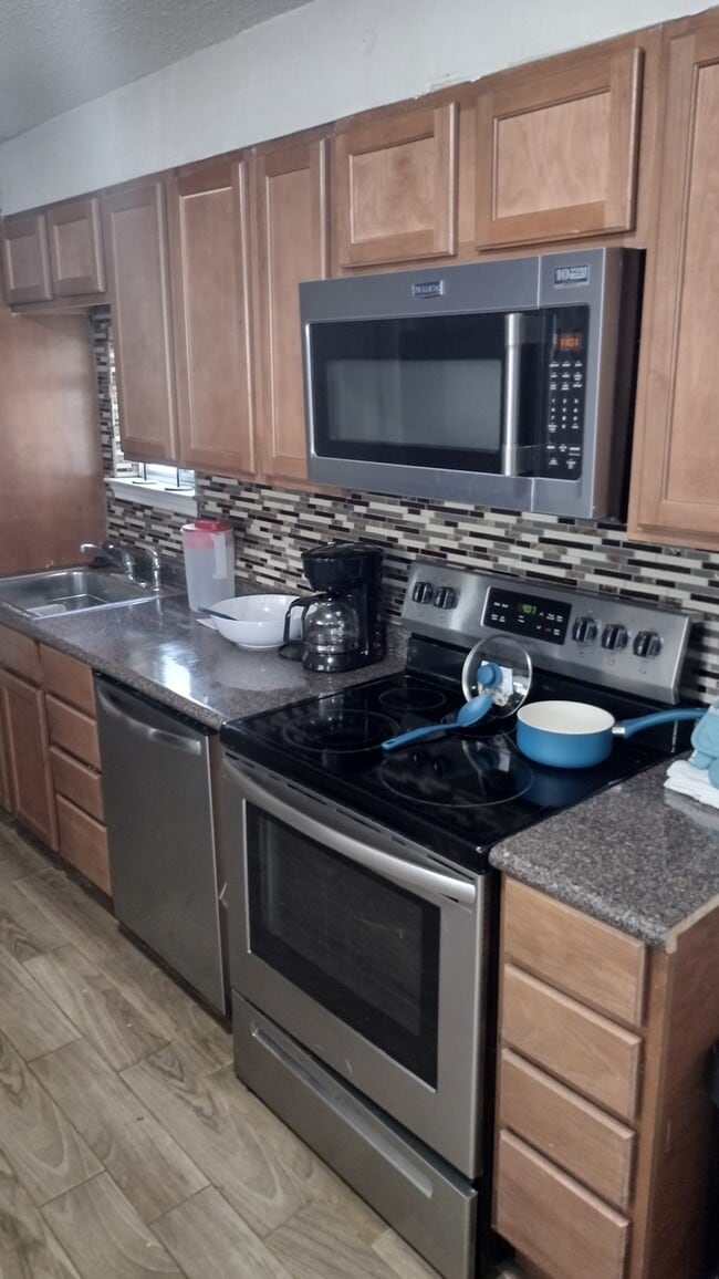 334 Ridgewood Dr