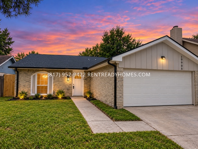 Building Photo - 19906 Burle Oak Dr