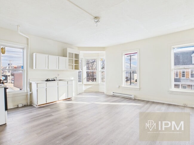 Building Photo - 1001 W Princess St Unit 1001 W Princess St - 2B