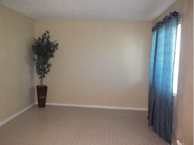Brookview Duplex 6822